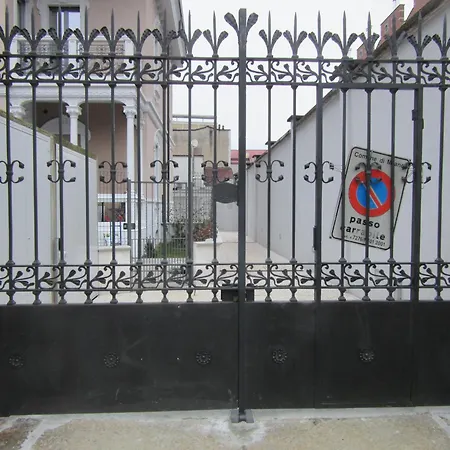 Liberty Domus Vic Apartman Milánó